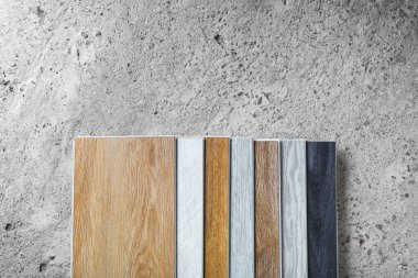 Beton zemindeki döşeme varyasyonlarını kapla