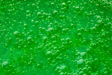 soyut sıvı sabun köpükleri yeşil arkaplan