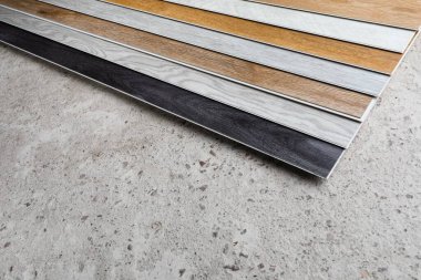 Beton zemindeki döşeme varyasyonlarını kapla