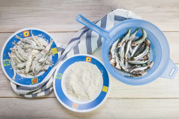 Des Sardines Florissantes Sur Table Cuisine Pour Les Cuire Frites — Photo