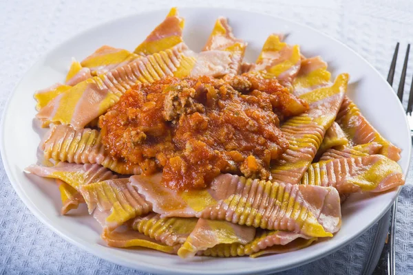 Garganelli Pasta Van Vorm Met Authentieke Bolognese Saus Gemaakt Van — Stockfoto