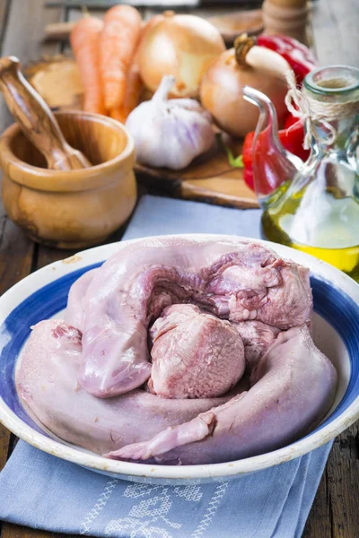 Limbi Porc Crude Proaspete Carne Ingrediente Pentru Gătit — Fotografie, imagine de stoc