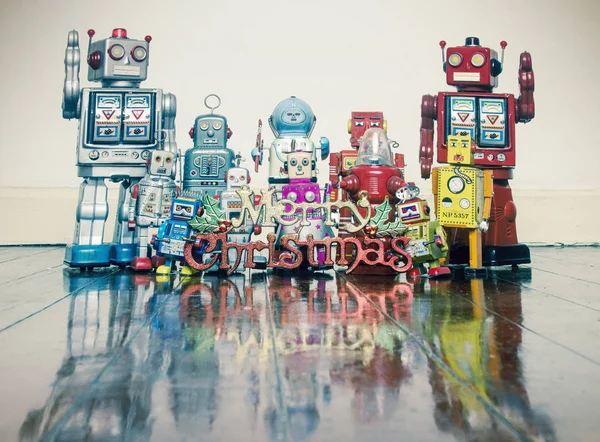 Robots Rétro Avec Des Cadeaux Sur Vieux Sol Bois Avec — Photo