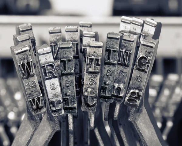 La palabra escritura con las llaves viejas de la máquina de escribir — Foto de Stock