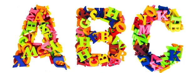 ABC bestaat uit 100s van magnetische letters geïsoleerd — Stockfoto