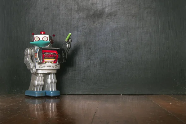 Retro Roboter Lehrer Und Seine Tafel — Stockfoto