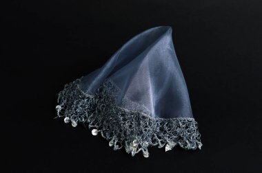 El yapımı mendil Türk düğününde dans etmek için kullanılan