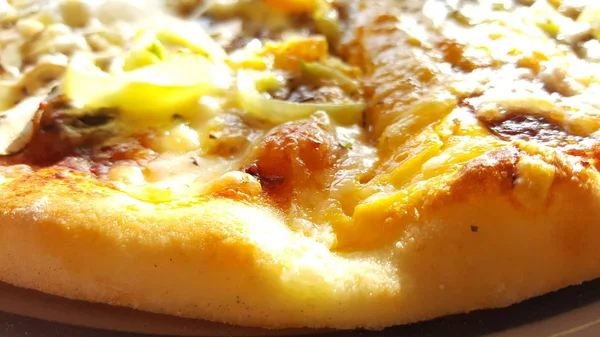 Close View Fresh Baked Pizza Image — стоковое фото