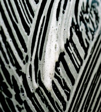 Oto yıkama köpük desenleri bir araç penceresi, görüntü üzerinde bir