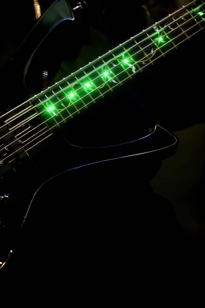 Guitarra Elétrica Com Luzes Led Verdes Concerto — Fotografia de Stock