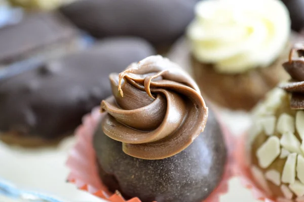 Diverse zelfgemaakte bonbons — Stockfoto