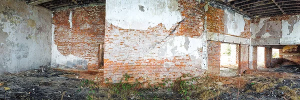 Staré opuštěné ruiny hotel v Makedonii — Stock fotografie