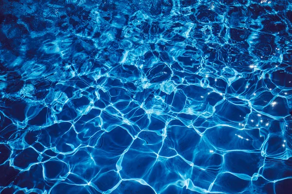 背景の抽象的な青い水 — ストック写真