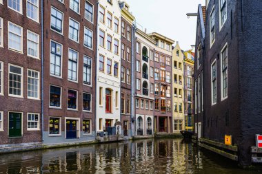 Amsterdam kanalları ve Hollanda, Europe başkentinin tipik Hollanda evleri