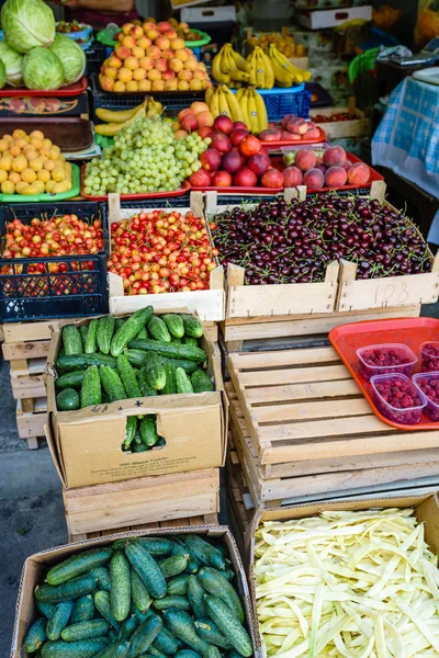 Çiftçi Pazarında Meyve Sebze — Stok fotoğraf