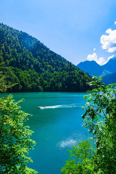 Natuur Landschapsmening Van Lake Ritsameer Abchazië — Stockfoto