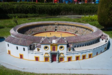 Brussels, Belçika - 05 Mayıs 2018: minyatür parkta Mini Europe - Seville, İspanya bullring çoğaltılması