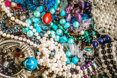 Eski mücevher ile hazine