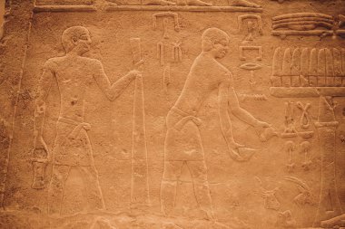 Mısır hiyeroglif oymalar antik bir tapınak dış duvarlar