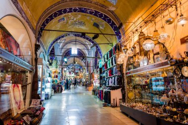 Istanbul, Türkiye - 10 Temmuz 2017: Kapalıçarşı, Istanbul, Türkiye. Dünyanın en büyük ve en eski kapalı piyasalar biridir