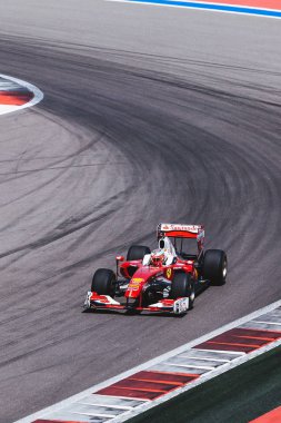 SOCHI, RUSSIA - 31 Temmuz 2016: Sochi Autodrome 'da ön eleme yarışları. İnanılmaz Sochi Şehir Yarış Gösterisi