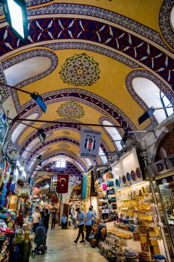 Istanbul, Türkiye - 10 Temmuz 2017: Kapalıçarşı, Istanbul, Türkiye. Dünyanın en büyük ve en eski kapalı piyasalar biridir