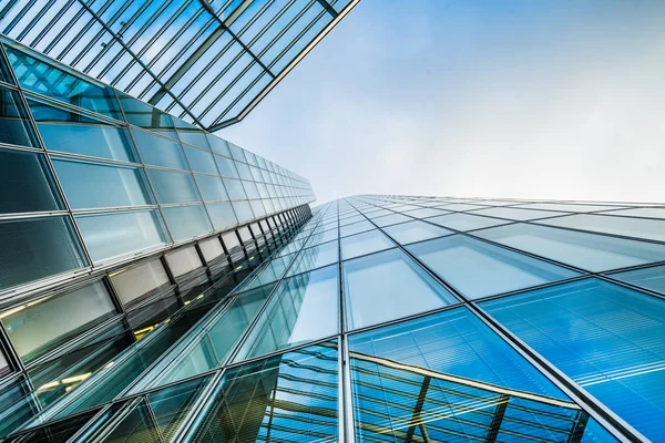 钢蓝玻璃高层建筑摩天大楼 — 图库照片