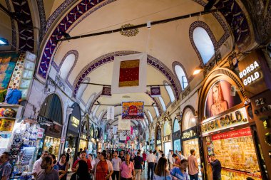 Istanbul, Türkiye - 10 Temmuz 2017: Kapalıçarşı, Istanbul, Türkiye. Dünyanın en büyük ve en eski kapalı piyasalar biridir
