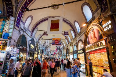 Istanbul, Türkiye - 10 Temmuz 2017: Kapalıçarşı, Istanbul, Türkiye. Dünyanın en büyük ve en eski kapalı piyasalar biridir