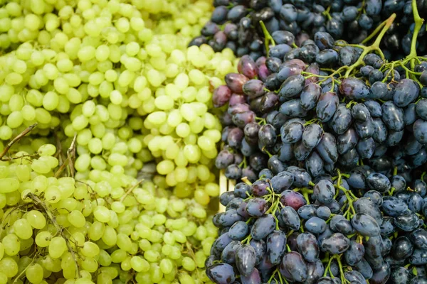 Druiven Markt Verse Druiven Van Groene Paarse Druiven — Stockfoto
