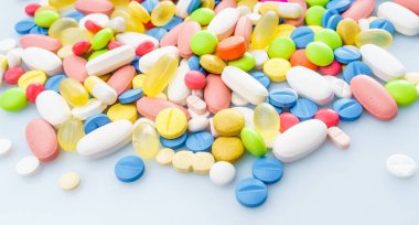 yığın uyuşturucu hap diferent tablet mix