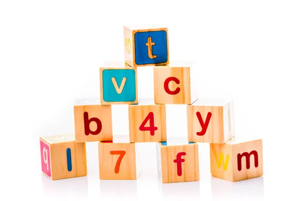 Speelgoed kubussen. Baby collectie. ABC letters gemaakt van BABYSPEELGOED — Stockfoto