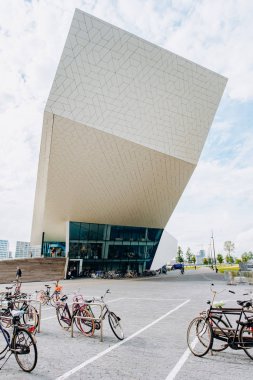 Amsterdam, Hollanda 5 Eylül 2017: kanallar ve nehirler. Şehir manzarası. Turistik yer. Manzaraları.