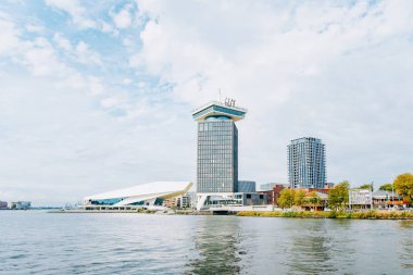 Yüksek Amsterdam'da ile salıncak ayakta bina A'dam Healing Tower-