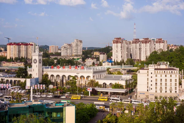 Sochi, Rusland - 13 mei, 2016 - de bouw van de spoorlijn stati — Stockfoto