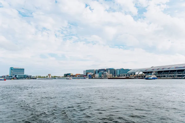 Vista panorámica de Ámsterdam desde el barco — Foto de Stock