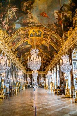 Versailles, Fransa - 14 Şubat 2018 : Aynalar Salonu