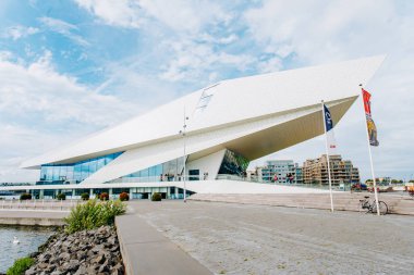 Amsterdam, Hollanda 5 Eylül 2017: kanallar ve nehirler. Şehir manzarası. Turistik yer. Manzaraları.