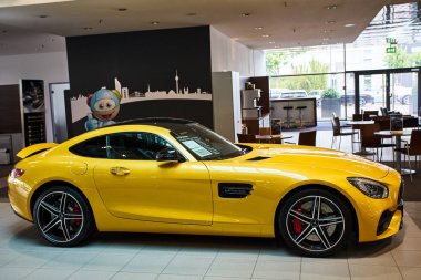 Almanya, Düsseldorf 17 Temmuz 2019: yeni modern Mercedes-Benz 