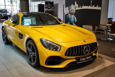 Almanya, Düsseldorf 17 Temmuz 2019: yeni modern Mercedes-Benz 