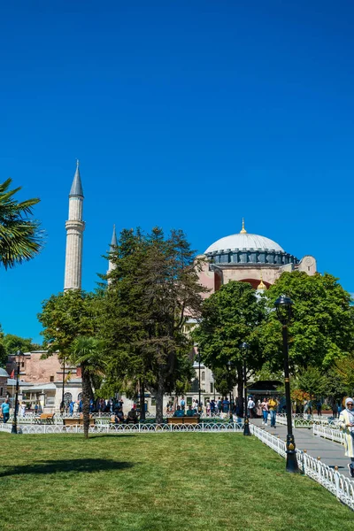 ISTANBUL, TURQUIA - 11 de julho de 2017: Vista para Hagia Sofia, linda — Fotografia de Stock