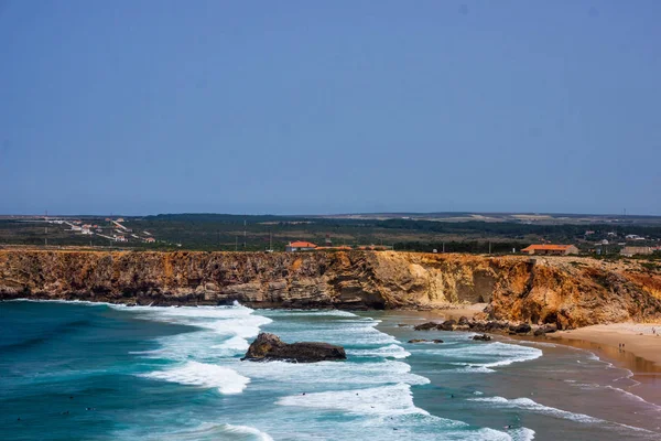 Costa portuguesa, penhasco no Oceano Atlântico. Tomado em Sagres — Fotografia de Stock