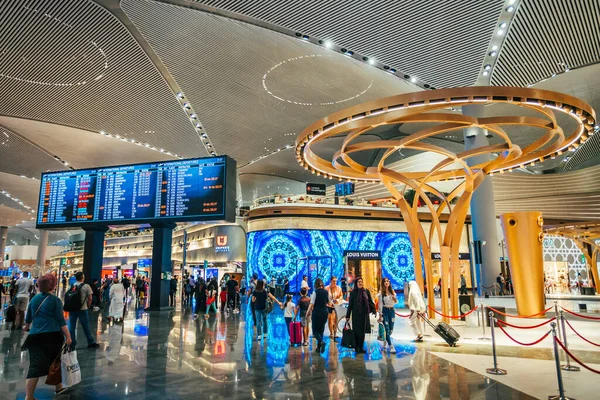 ISTANBUL,TURKEY,AUGUST 02, 2019: Interior view of the Istanbul n — Stock Photo, Image