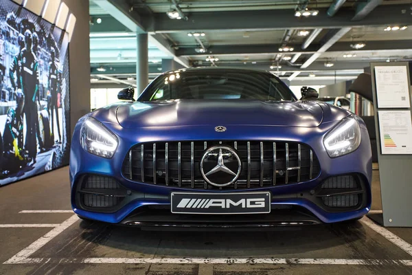 Almanya, Düsseldorf 17 Temmuz 2019: yeni modern Mercedes-Benz 