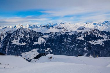 Güzel dağ manzarası. Kar Dağı
