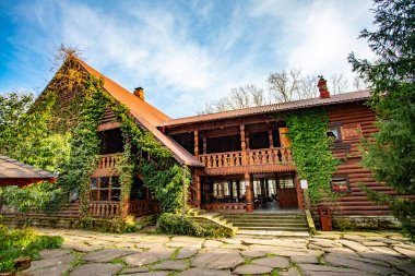 Uch-Dere köyündeki çay evi. Dagomyler. Soçi. Rusya 
