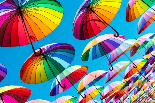 Красочные Зонтики Фон Радужных Зонтиков — стоковое фото