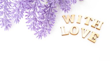 Sevgi Tasarımlı Şirin Kart. Sevgi dolu harfler.