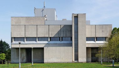 Vilnius, Litvanya - 01 Mayıs 2018: Sarayı Kültür ve İçişleri Bakanlığı Sovyet döneminin beton mimari örneği olarak sağ kanat