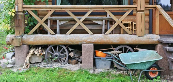 Porch Wooden Village Shed Stored Household Utensils Firewood Basins Wheelbarrow — Stock Photo, Image